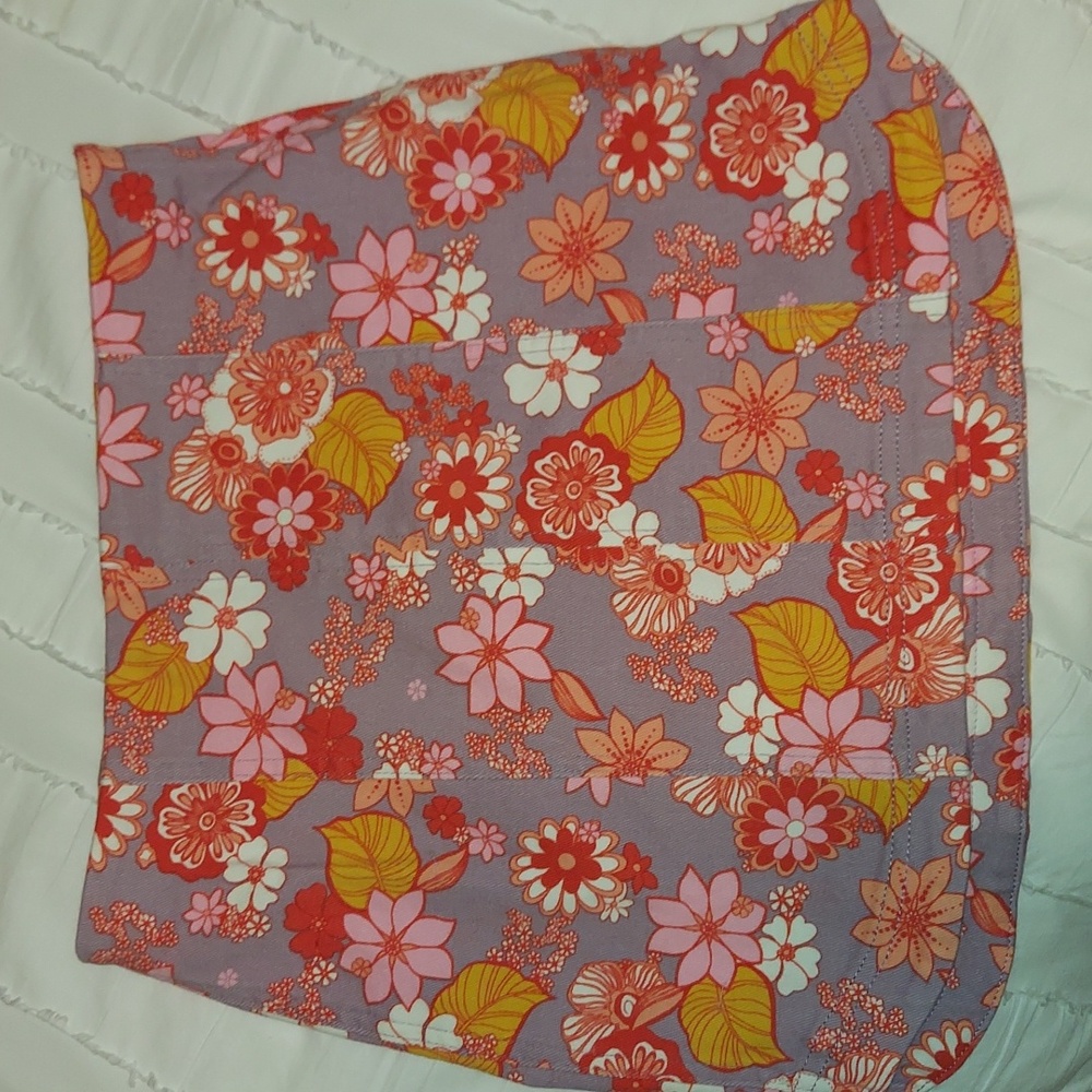 Pink Lily New without tags floral skirt size medium.